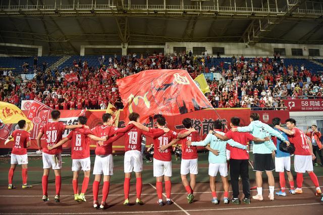 云南vs西海岸：4外援PK5外援，侯永永首发，王晗懿生涯首秀（云南对阵西海岸：4外援战5外援，侯永永首发，王晗懿迎来生涯首秀）