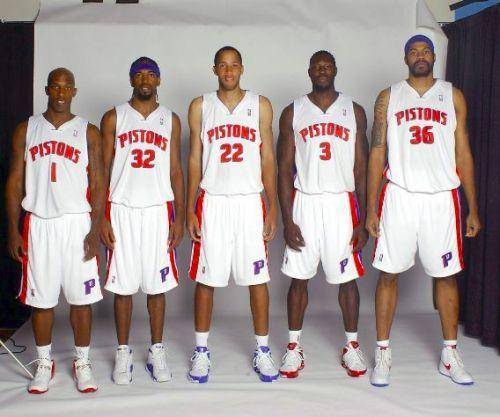 斯基拉：一家英超俱乐部询问了米兰前锋圣地亚哥的信息（斯基拉：英超某队打听米兰前锋圣地亚哥情况）