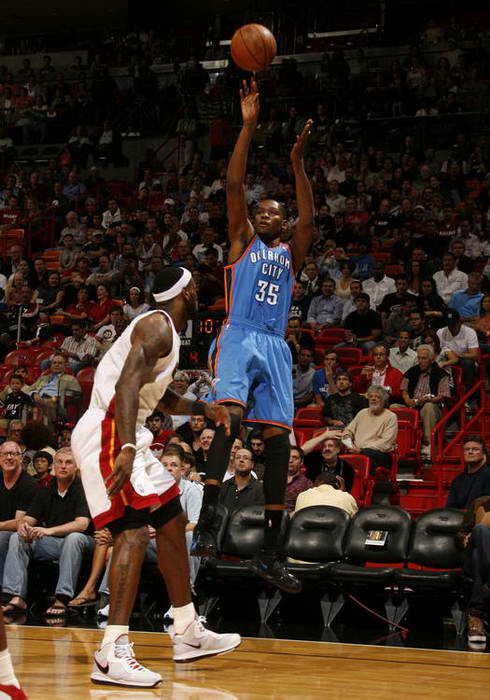 意媒：诺丁汉森林预计周二与尤文接触，以敲定道路的转会（意媒：诺丁汉森林周二将与尤文接触，力争敲定道路转会）