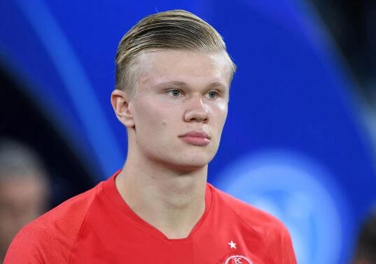 塔雷：拥有魔笛这样的导师是亚沙里的优势，我们对他充满信心（塔雷：有魔笛指点是亚沙里的一大优势，我们对他信心十足）