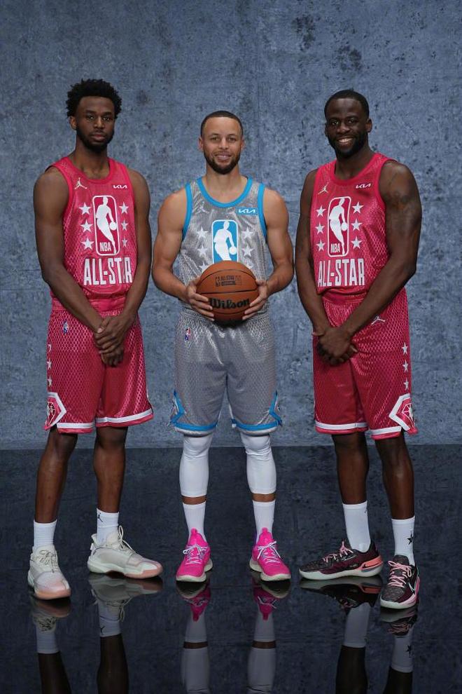 葡媒：C罗向欧国联冠军队友赠送定制手表，若塔的送给了其家人（葡媒：C罗为欧国联冠军队友赠送定制腕表，若塔那块已转赠给家人）