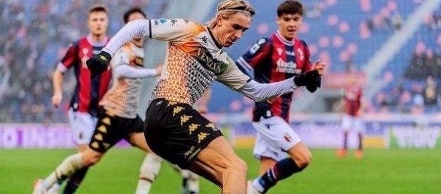 斯拉维亚主帅：我们让阿森纳踢得很艰难，但球队犯了致命失误