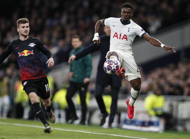 记者：多家豪门有意荷甲19岁中场斯密特，后者被标价2200万镑（多家豪门相中荷甲19岁中场斯密特，标价2200万英镑）