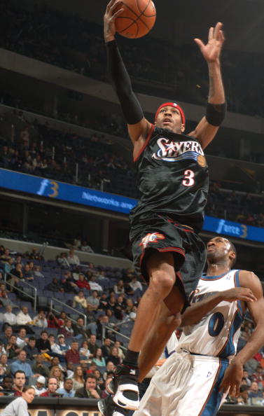 铜梁龙致谢蓉城：期待成渝两地共同推动西部足球事业蓬勃发展（铜梁龙感谢蓉城，盼成渝携手促西部足球腾飞）