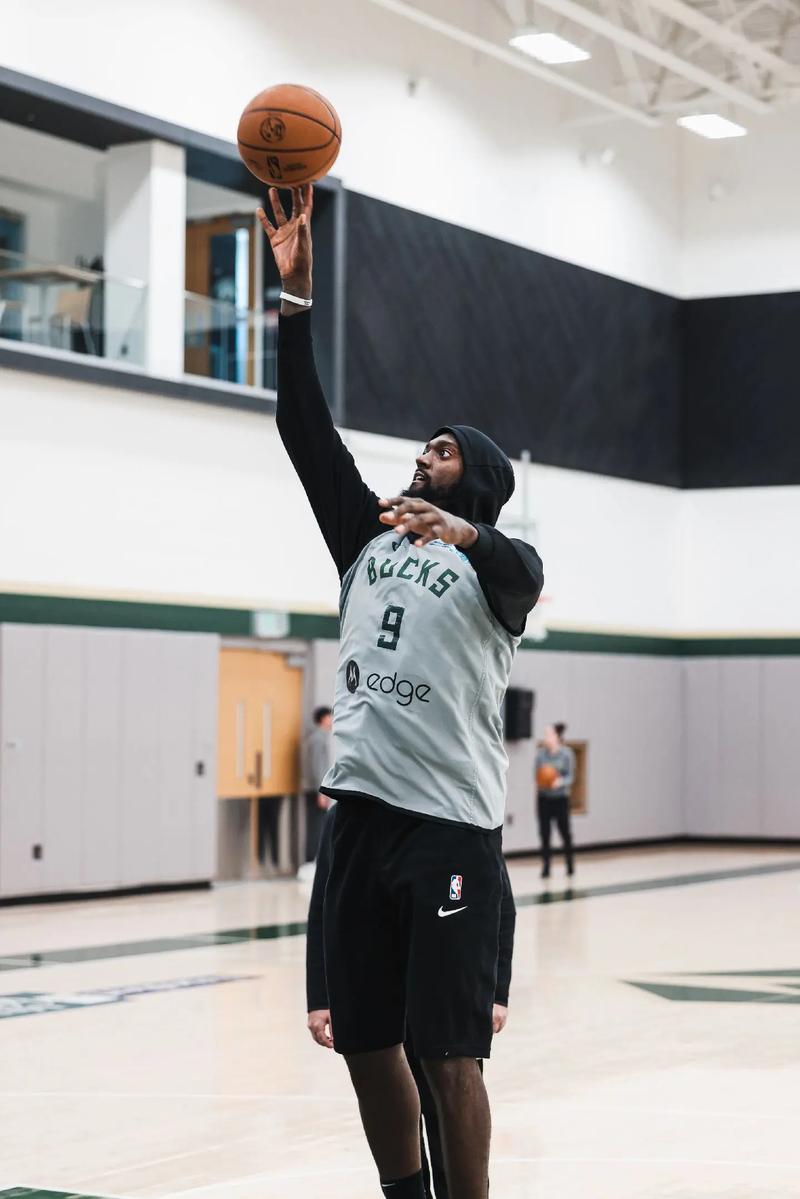 德转列土耳其球员历史身价榜：居莱尔9000万欧元高居第一（德转公布土耳其球员历史身价榜：居莱尔以9000万欧居首）