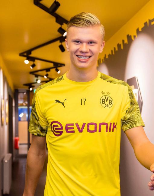 哈登在比赛中超越安东尼，进入NBA历史得分榜前十，成为首位2009届进入前十的球员，距30000分仍需1710分。