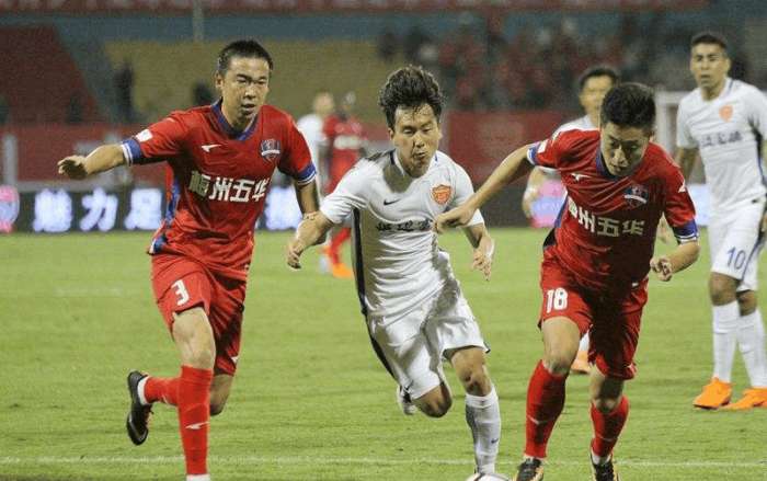 齐达内：小球员要先感受到足球的乐趣，再考虑职业发展问题（齐达内：先让孩子爱上足球，再谈职业道路）